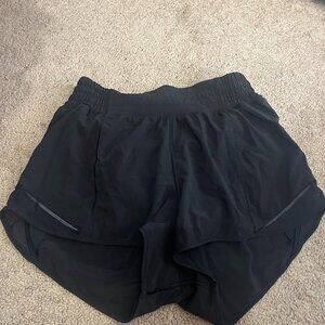 Lululemon Hotty Hot High-Rise Lined Short 2.5" .Size 8.